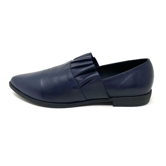 Bueno Burcu Leather ruffle flat Navy - Picture 1 of 8